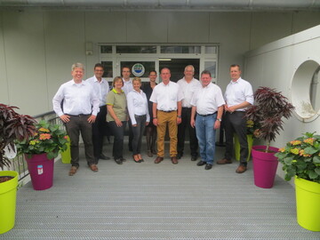 v.l.n.r.: Thomas Buchenau, Thomas Weng, Bettina Schnebeck, Matthias Pre, Katherina Stamm (NBB egesa Gartencenter GmbH), Astrid Bartel, Ingo Garbe, Karsten Ptschke, Werner Brinker, Cord Kirchmann (NBB Fachmrkte fr Tier und Garten GmbH)