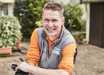 Peter Rasch, bekannt aus dem NDR-Format "Gartentipp", geht mit 8- reihiger Web-Serie an den Start und hilft Hobbygrtnern Probleme zu lsen.
