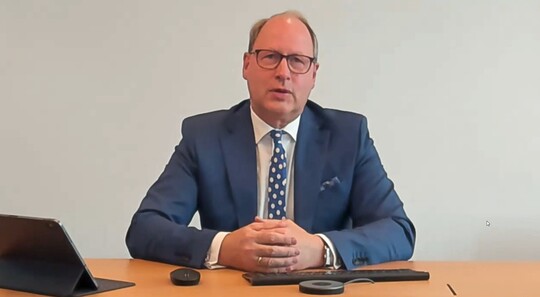 Wir mssen die Kunden in den Mittelpunkt stellen und deren Bedrfnisse und Wnsche als oberste Prioritt sehen. Ein groer Wunsch ist die Verknpfung von analogem Ladengeschft und Onlineplattform  das ist die Zukunft des Einzelhandels.
