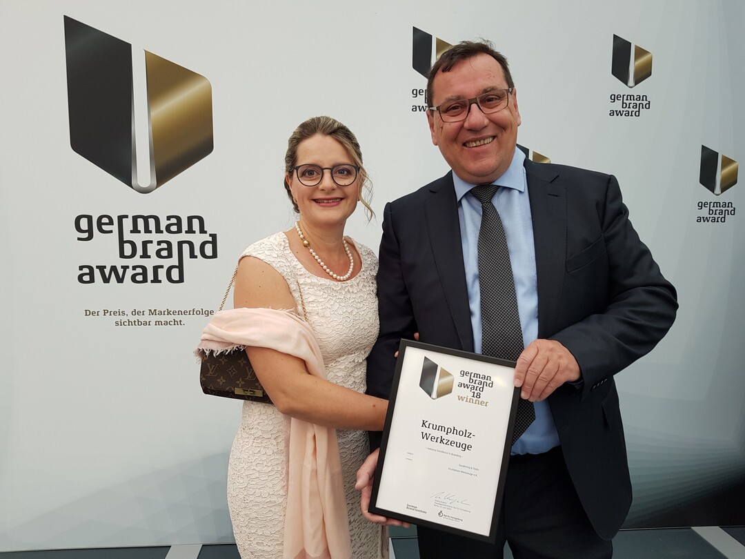 Mit je einem German Brand Award 2018 in der Kategorie "Gardening & Tools" und in der Kategorie "Sustainable Brand of the Year", wurden Claus und Elke Krumpholz, Krumpholz-Werkzeuge, vom German Brand Institute ausgezeichnet.