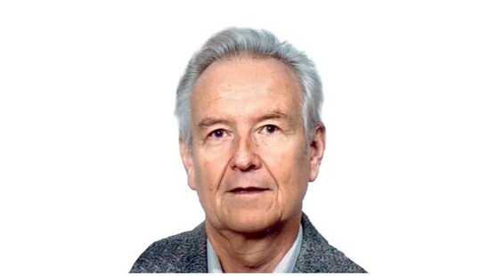 Der Marketing und Vertriebsfachmann bietet individuelle Beratung vor Ort zu Themen wie: Geschftserweiterung, Image- und Prsentationsanalyse, Kunden-Frequenzanalyse, Sortiments- und Servicegestaltung. Auch Schulungen fr Mitarbeiter im Verkauf in Form von Inhouse-Seminaren oder Workshops sind mglich.
