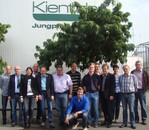 Die Delegierten der Gartenbau Landesverbände nehmen Alexander Kientzler (3.v.r., vordere Reihe) in ihre Mitte.