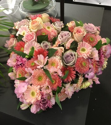 Blumen zum Muttertag zu verschenken, ist fr viele Menschen ein Herzenswunsch. Gefragt waren Pastelltne, besonders Rosa.