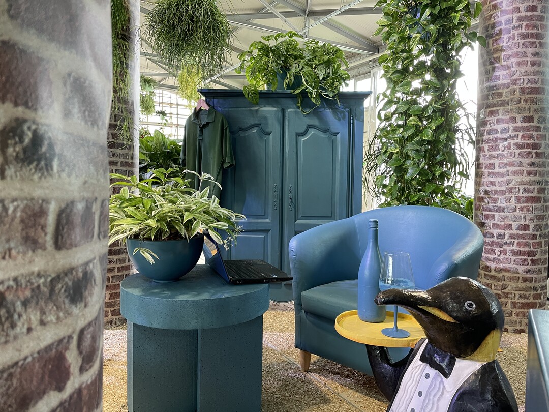 Auf khle Kontraste aus Grn und Blau setzt Grtner Gregg aus Nordkirchen.
