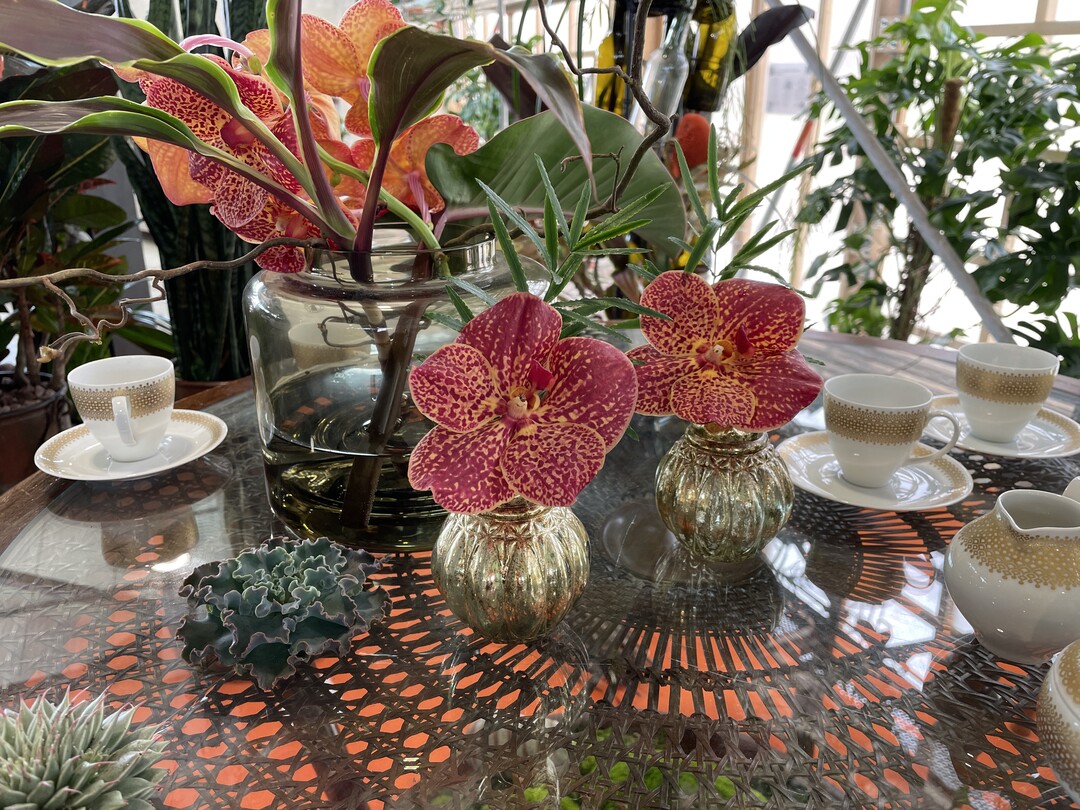 Retro-Look im Biedermeier-Stil zeigt die Blumen Kuhn Floraldesign GmbH.