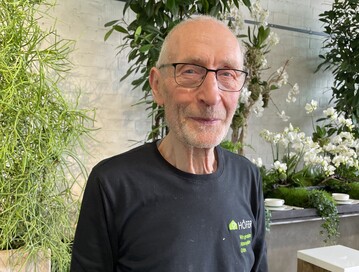 Mit viel Liebe zum Detail gestaltete Willi Hfer groe Teile der aktuellen Hallenschau Wohnen Sie schn? der BUGA Mannheim 2023. Dafr erhielt er eine Groe Goldmedaille der Deutschen Bundesgartenschau-Gesellschaft.