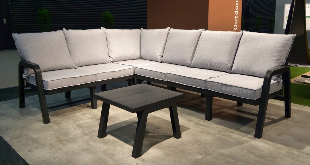 Ibiza Lounge von Hartman - das Gestell des modularen Loungesystems besteht aus 100% recycelbarem Polypropylen.