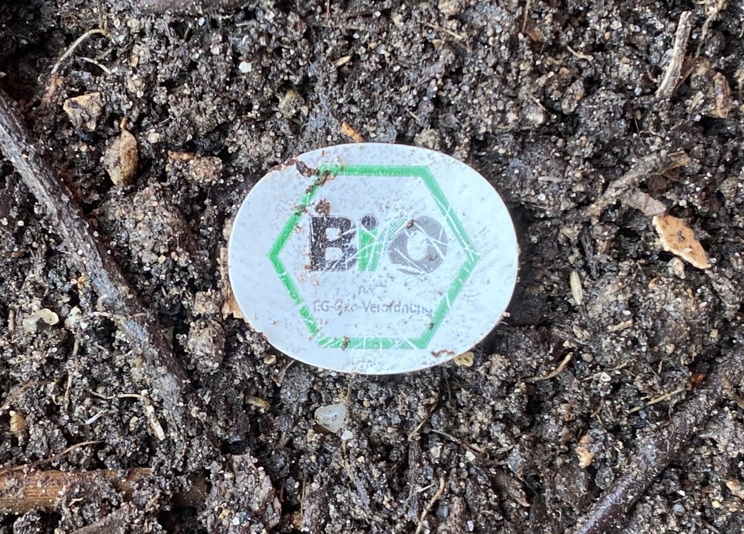 Schlssigkeit ist essentiell, um authentisch auftreten zu knnen. Solche Unschlssigkeiten, wie ein Kunststoffetikett auf einem kompostierbaren Bioprodukt, reduzieren die Glaubwrdigkeit.