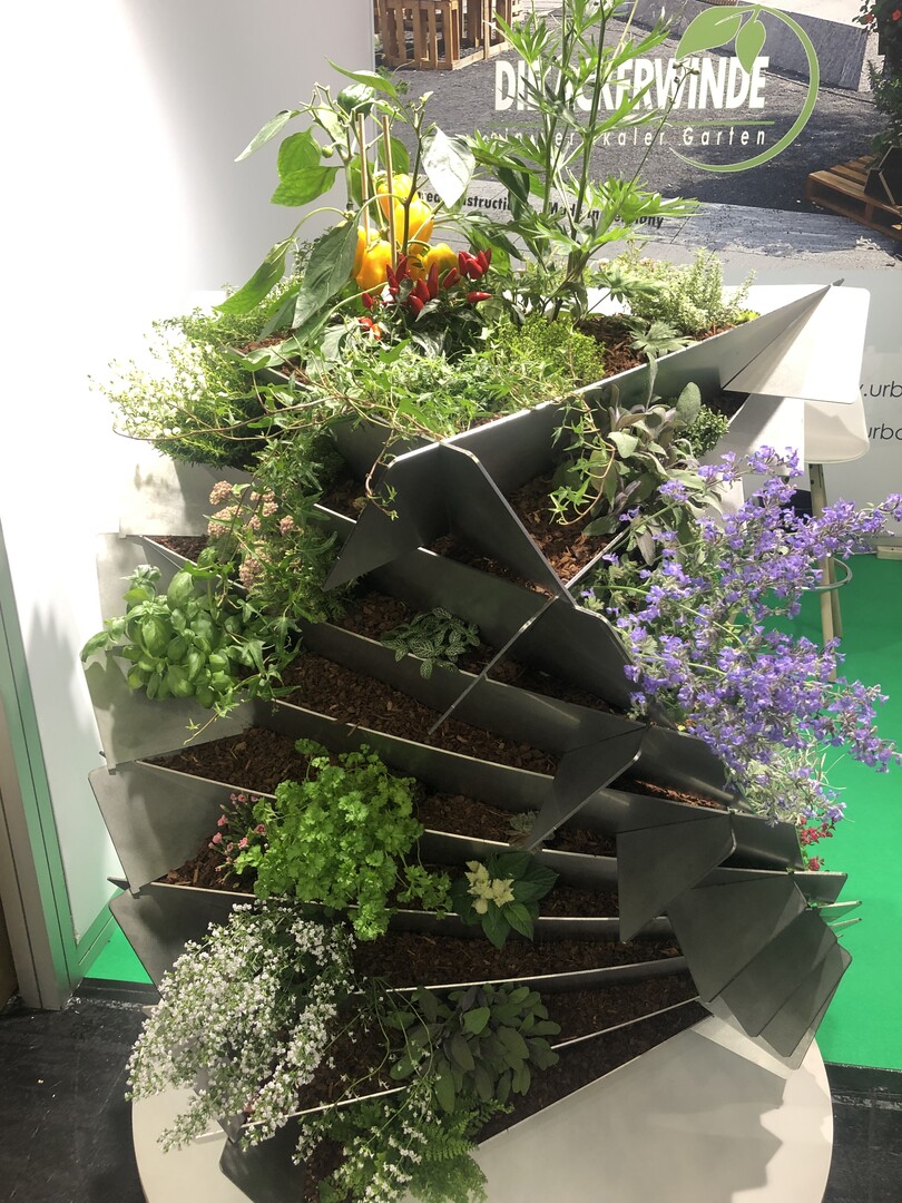 Ein bisschen teuer fr das Gartencenter ist das Hochbeet "Ackerwinde" vom Start-up Urbanga aus Emsdetten (www.urbanga.de). Gibt es in verschiedenen Stahlsorten und Gren.