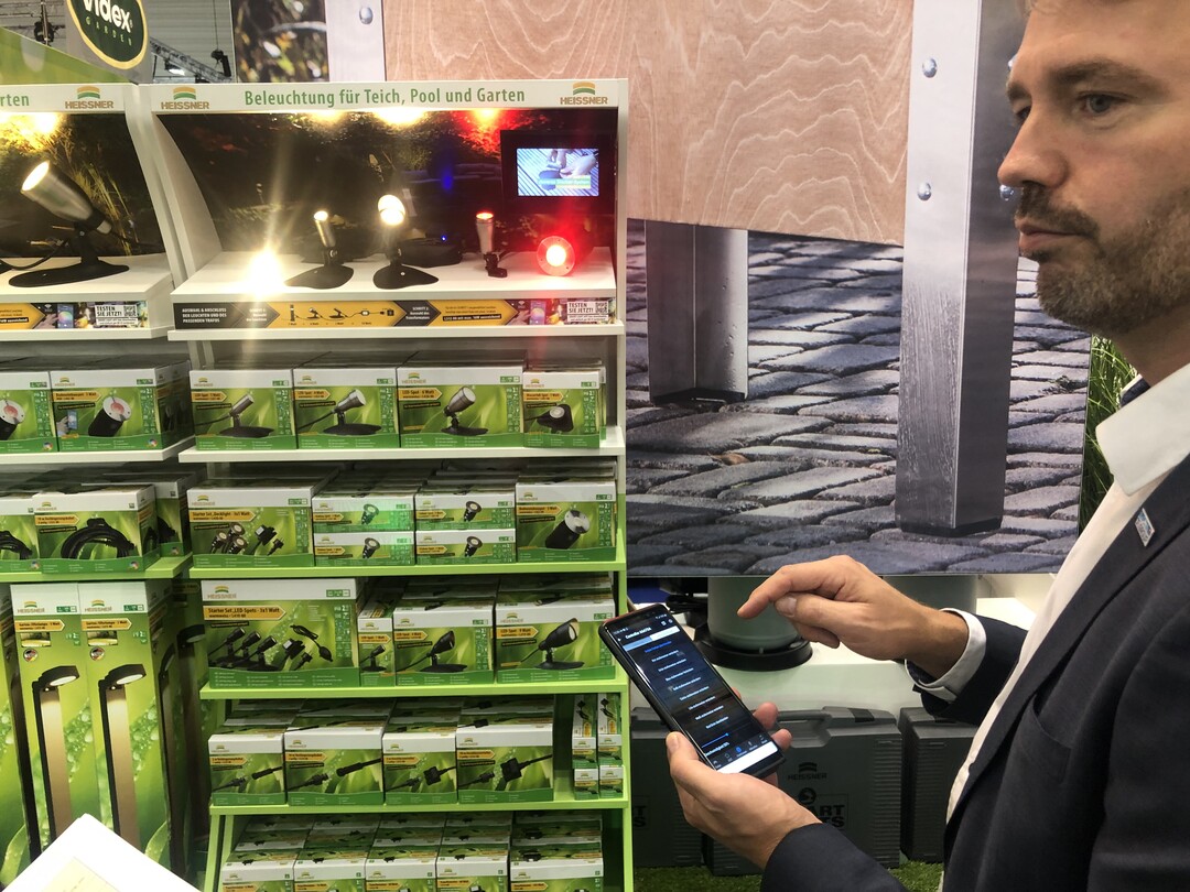 Danke an Holger Gbel von Heissner (www.heissner.de) fr die Vorstellung der Smart-Produkte Plag (intelligente Auensteckdose) und Garden Cam (Webcam). Bei Heissner lassen sich alle Komponenten per App vom Sofa aus steuern. 