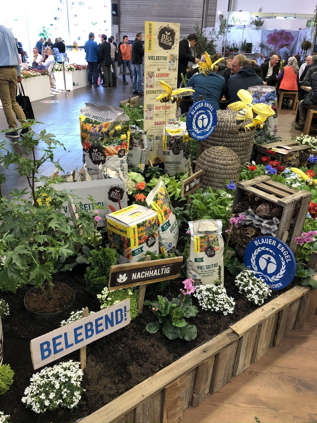 Eine Substratprsentation kann auch so aussehen - tolles Beispiel am Stand von Floragard