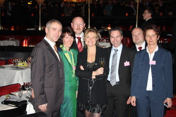Die deutsche Gruppe mit dem Ehepaar Heinemann (links) von Grnfingers in Paris