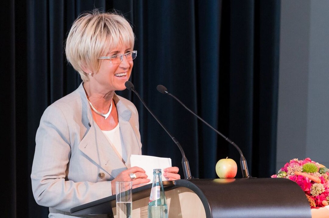 Stellvertretend für die Partner eröffnete die Präsidentin des Landesverbandes Rheinland, Eva Kähler-Theuerkauf, die Kommunikationskampagne „Natürlich schöne Augenblicke“.