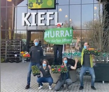 Nicht nur bei den Mitarbeitern des Gartencenters Kiefl im bayrischen Gauting ist die Freude gro - in vielen Bundeslndern drfen Blumenlden, Grtnereien und Gartencenter am 1. Mrz wieder ffnen. 