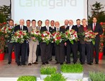 Der neu zusammengesetzte Aufsichtrat und das neue Vorstandsteam der Landgard e.G: Jürgen Rosar (Vorstand), Wolfgang Degenhardt als scheidender und Bert Schmitz als neuer Aufsichtsratsvorsitzender, Theo Germes, Wilhelm Baum, Werner Terheggen, ( stv. Aufsichtsratsvorsitzender) Willi Andree, Heinrich Hiep, Udo Aquistapace, Stefan Klein, Dr. Karl-Heinrich Sümmermann, Norbert Artmeyer, Gerold Kaltenbach (Vorstand Landgard eG) (v.l.n.r)
