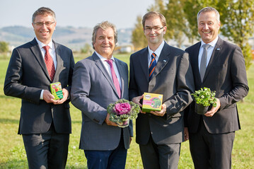 Ronald Hamedl (Geschftsfhrer Kwizda Agro), Josef Steger (Vertriebsleiter SBM Life Science Austria), Bernhard Neubauer (Kwizda Agro Produktmanager Haus und Garten) und Joachim Brandsttter (Kwizda Agro Key Account Manager)