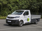 Null-Emissions-LCV: Jetzt gibt es den Opel Vivaro auch als Pritschenwagen mit klappbaren Seiten- und Heckwänden.
