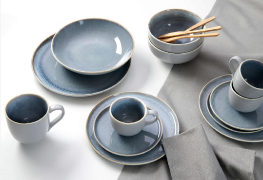 Trendtisch Zeitlose sthetik: Das pure Design des Geschirrs "skagen stone" von Ritzenhoff & Breker