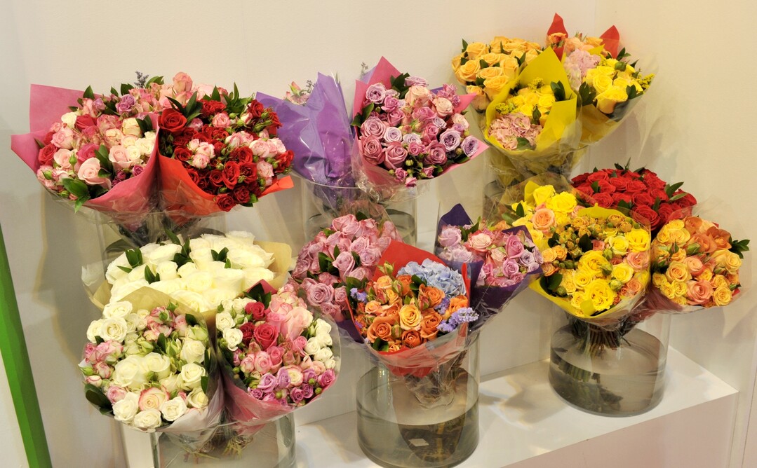 Rosen sind auch zum Muttertag gefragt. In diesem Jahr waren die bevorzugten Farben Pink und Lila, aber auch Rosensträuße in gelb und orange erfreuten sich guter Nachfrage.