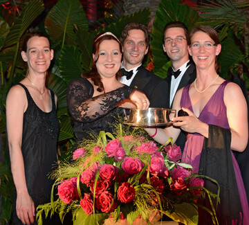 Diana Grfin Bernadotte (2. von links) mit ihren Geschwistern Catherina, Bjrn, Christian und Bettina (v.l.n.r.) bei der Rosentaufe