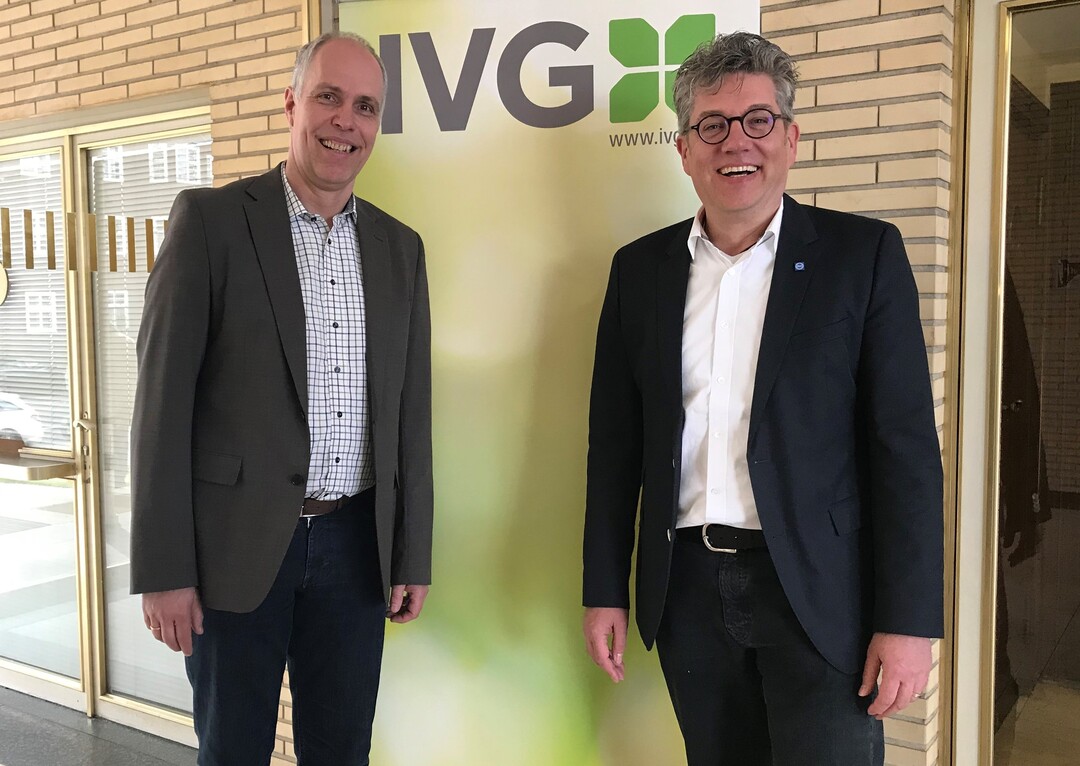 Der neue Sprecher der IVG Fachabteilung Profi-gartenbau Frank Lock (rechts) mit seinem Stellvertreter Peter Hölzer.