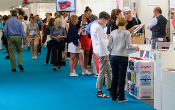 Das Serviceangebot der Messe Frankfurt umfassst unter anderem: Die Eintrittskarten fr die Messen Tendence und Gardiente sind fr die jeweils andere Veranstaltung gltig.