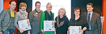 G
roe Freude bei (v. l.) Christoph Hecker, Birgit Aschemeyer (Gartencenter Brockmeyer), Norman Busch, Petra Gentsch und Kerstin Wllner (Klee Gartenfachmarkt), Ulla und Frank Eickhoff