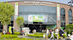 Schön gestalteter Eingangsbereich der Messe Warschau zur
Messe „Green is life“ (Zielén to zycie).