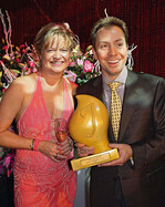 Valérie Langendorff, Präsidentin
der veranstaltenden Groupe
J, mit Erwin Meier-Honegger,
dem Inhaber des innovativsten
Gartencenters Europas.