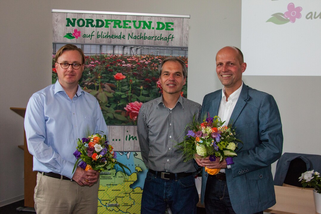 von links Jentsch-Eisenberg-Eggers Der neu gewählte Vorstand besteht aus: Kai Jentsch (Erster Vorsitzender, Inhaber Blumen Jentsch, Bargteheide), Markus Eisenberg (zweiter stellvertretender Vorsitzender, Mitinhaber Blumengroßhandel Buuck OHG, Hamburg) und Claus Eggers, (erster stellvertretender Vorsitzender, Inhaber Gartenbau Eggers, Hamburg)