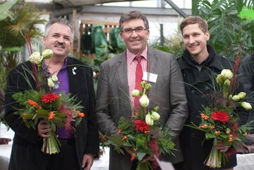 Erster Vorsitzenden Kurt Scherdi aus Hofstetten (Mitte), erster Stellvertreter Roland ller aus Ortenburg (rechts) und zweiter Stellvertreter Francis Phillips aus Heilsbronn (links).