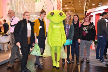 Ntzling auf Abwegen: Eine Florfliege der
Hochschule Geisenheim nahm Kontakt zu Besuchern auf.