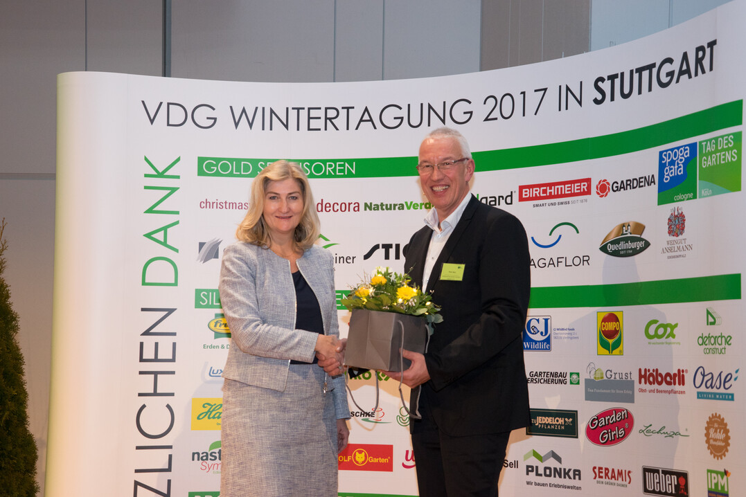 Martina Mensing-Meckelburg wurde erneut einstimmig für zwei Jahre als Vorsitzende des VDG bestätigt.