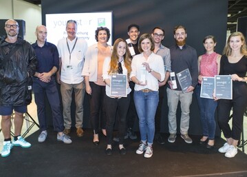 Preisverleihung: 1.Platz Juliane Spiegel und Nina Stratmann, 2. Platz v.l.n.r. Benjamin Thomas Wipfler, Stapelhocker Paul, Joell Hoff, Tray Table, Philip Weyer, Feuer.Zeug, Platzwunder, Special mention Nadine Kmmel, Tauko und Clara Schweers, Saitens, Garden unique bistro und unique youngstar, Halle 10.2