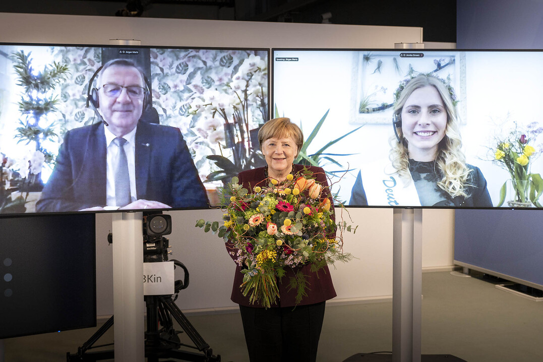 In guter Tradition erhielt Bundeskanzlerin Angela Merkel florale Valentinsgrüße von der amtierenden Deutschen Blumenfee Annika Stroers und ZVG-Präsidenten Jürgen Mertz – in diesem Jahr auf virtuellem Wege.